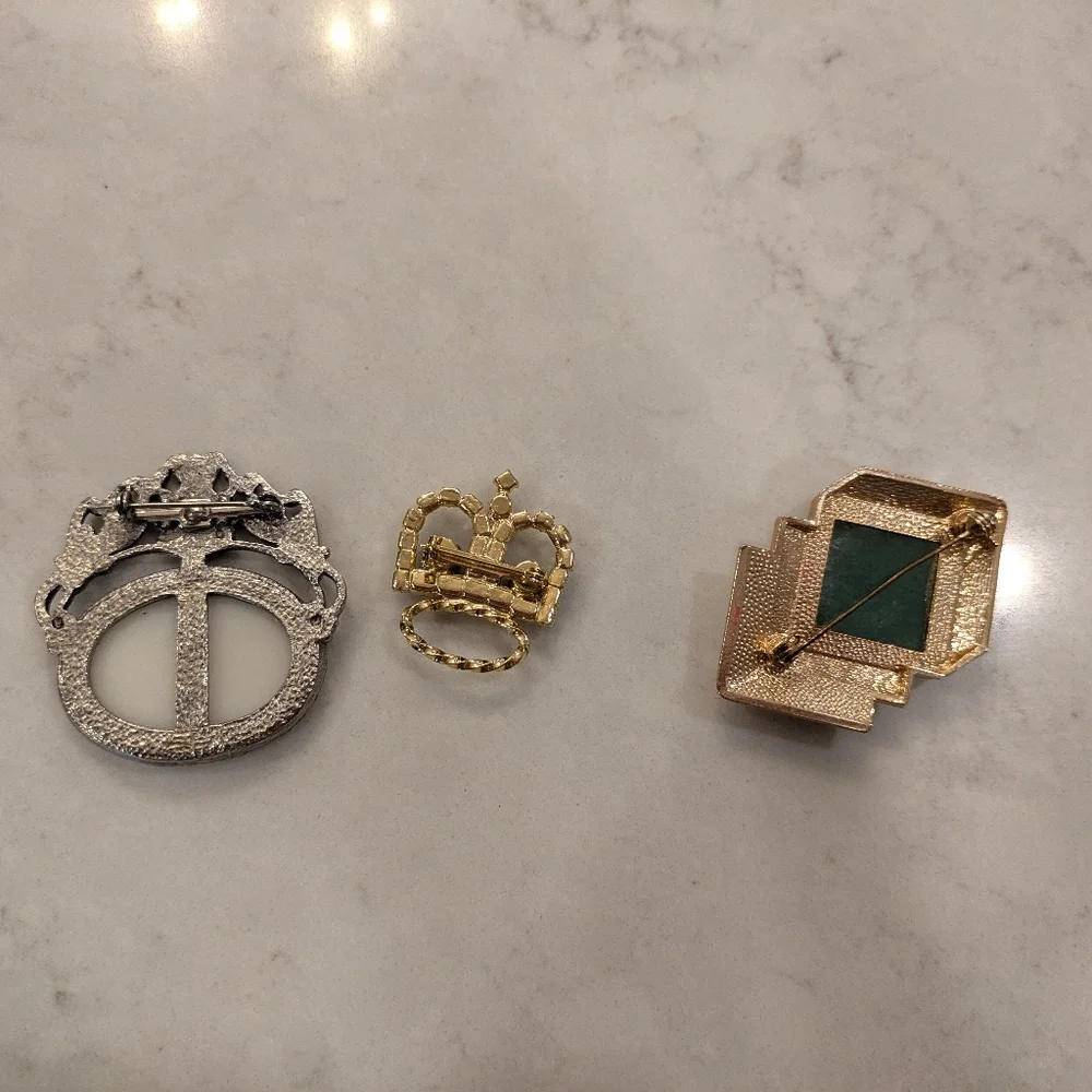 Elegant Multicolor Brooch Set Of 10